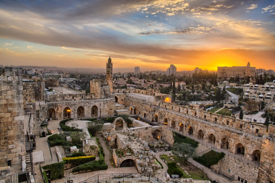 10 причин, почему на лечение в Израиль