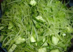 Салат из зеленых овощей для стройной фигуры