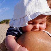 Тепловой удар у ребенка: как защитить малыша от перегрева 