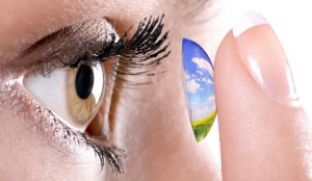На радость очкарикам созданы линзы восстанавливающие зрение - фото 1