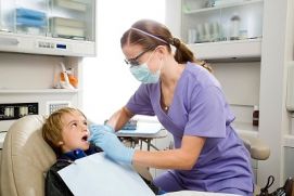 Зачем нужно лечение молочных зубов