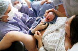 Разрывы у женщин во время родов — насколько это опасно?