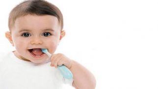 Как научить ребенка чистить зубы