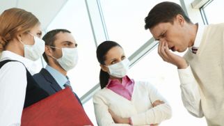 Как правильно носить медицинскую маску в сезон гриппа и ОРВИ