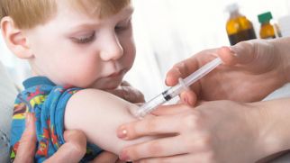 Обязательные детские прививки: как и когда?