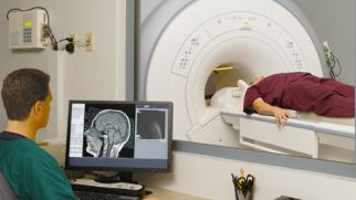 Что показывает МРТ головного мозга: особенности исследования