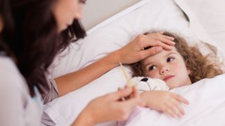 Что делать, если у ребенка рвота и температура?